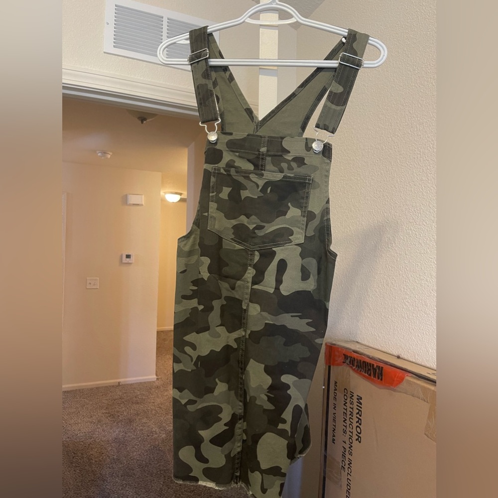 Camouflage skirt/overalls